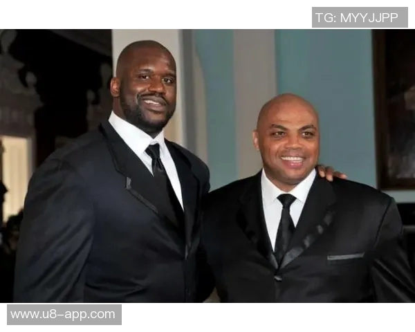 巴克利直言奥胖无论男扮女装都难掩其丑陋本质