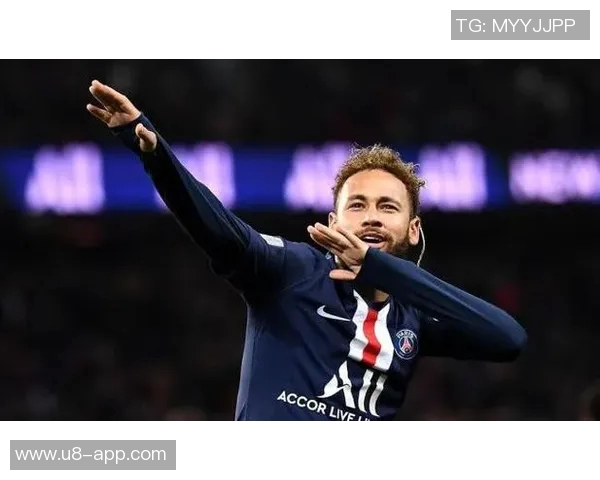 内马尔出席巴西扑克系列赛活动分享生活乐趣照片尽情享受人生