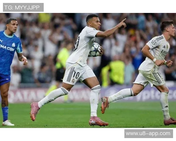 姆巴佩西甲前11轮狂轰13球仅次于C罗成皇马新传奇