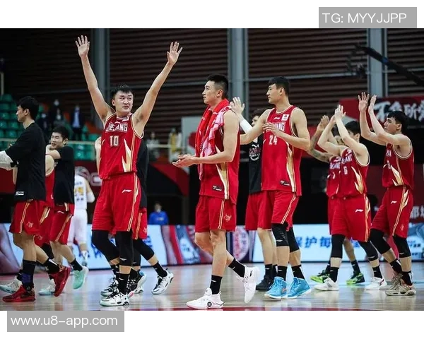 刘泽一表现亮眼尽管罚球不佳依然贡献13分6板4助攻2盖帽助力球队奋战